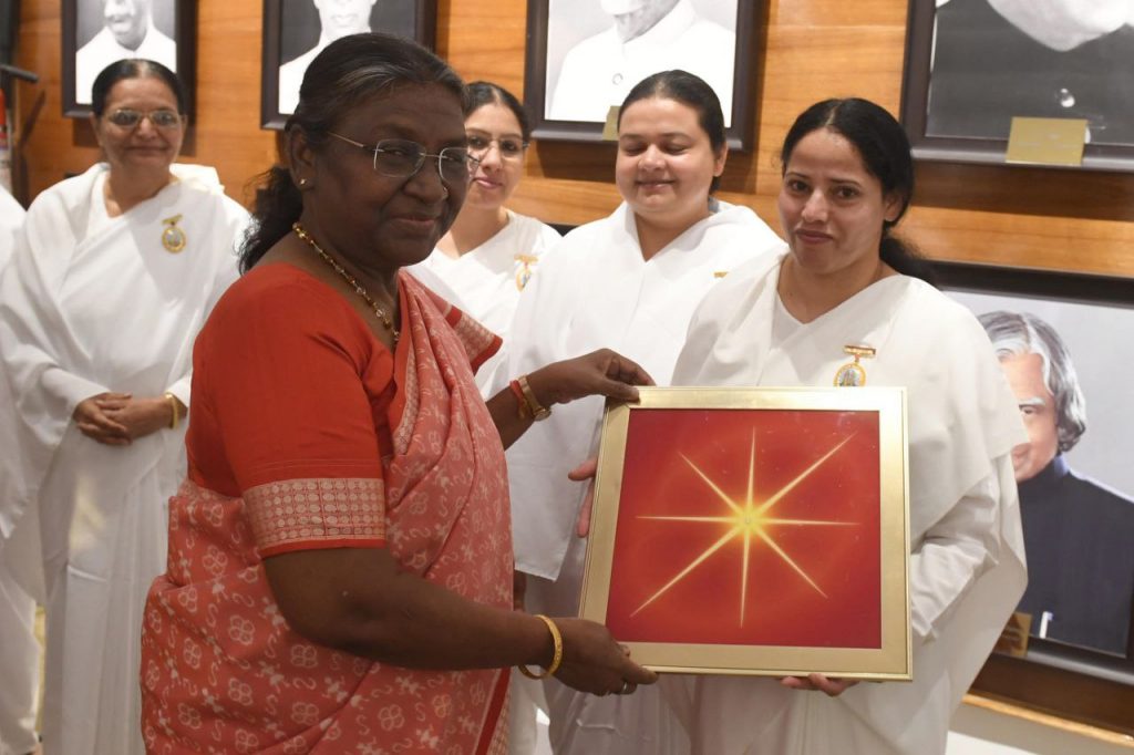 Meeting with Honorable President of India, Smt. Draupadi Murmu